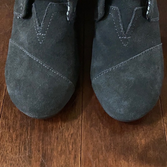 Brand New Toms Booties - Picture 3 of 4
